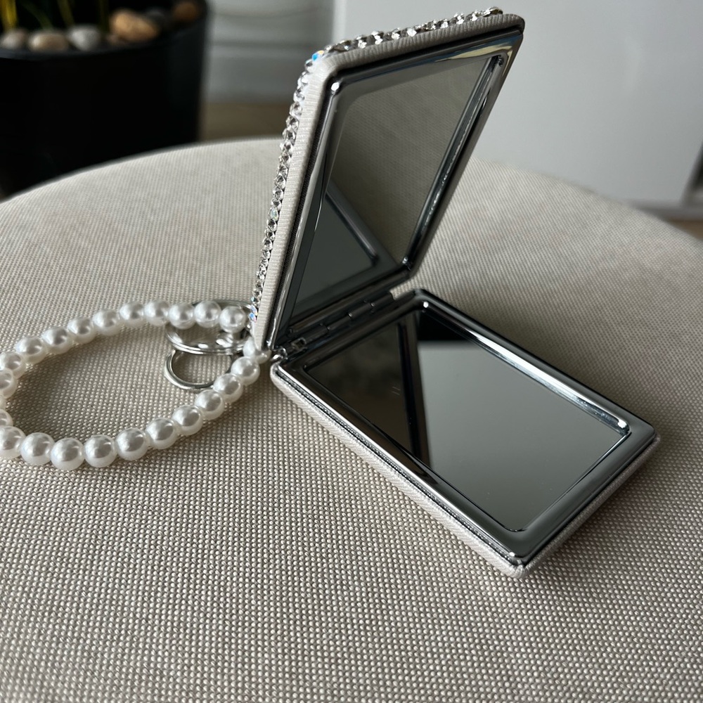 Rhinestone Compact Mirror – Magnifying – New – Wrist Strap - key chain - Picture 6 of 11